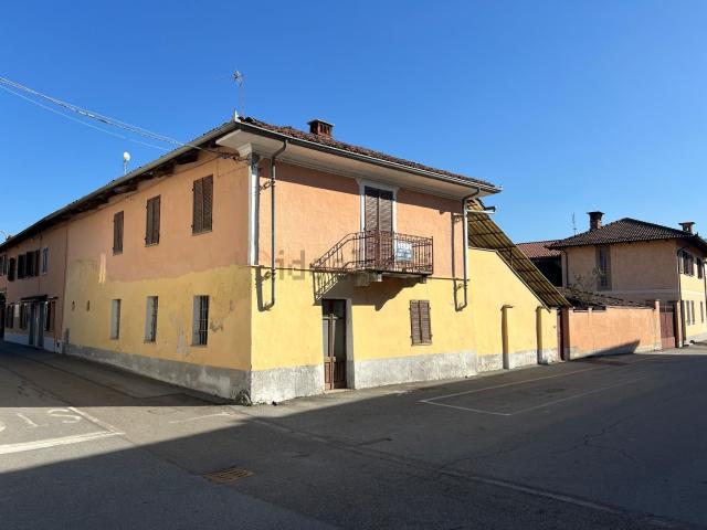 Villetta indipendente in vendita di 320 m² in Via Ponte Cesare, 51