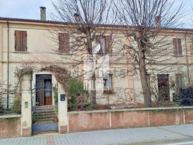 Villetta indipendente in vendita di 320 m² in Via Roma