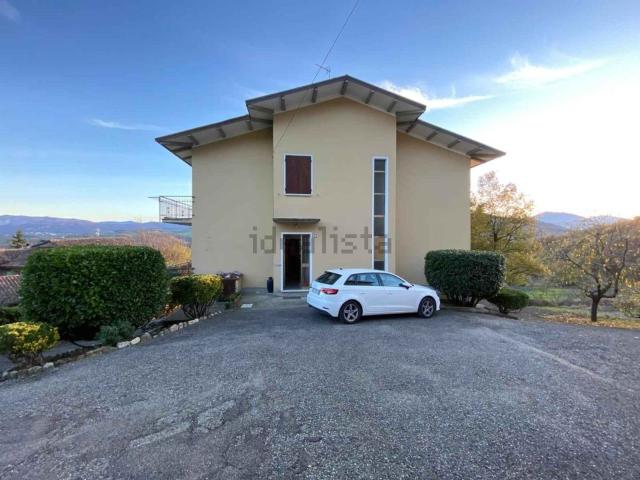 Villetta indipendente in vendita di 320 m² in Via Vologno