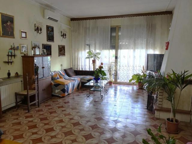 Villetta indipendente in vendita di 320 m² in Viale delle Cascine