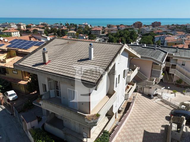 Villetta indipendente in vendita di 320 m² in Via Marziale, 22