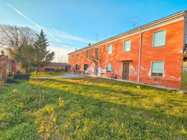 Villetta indipendente in vendita di 320 m² in Strada Comunale per Mandrogne, 29