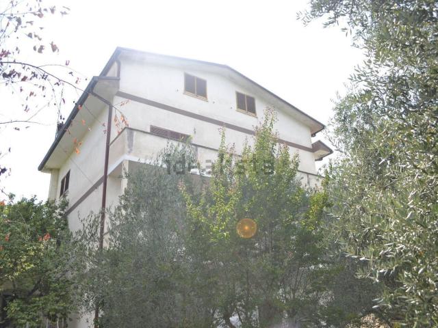 Villetta indipendente in vendita di 320 m² in Strada Provinciale 151