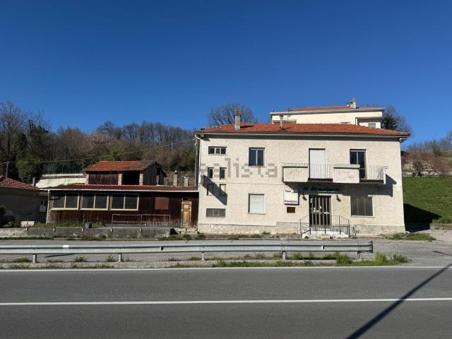 Villetta indipendente in vendita di 320 m² in Strada Provinciale 29 del Colle di Cadibona, 107