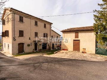 Villetta indipendente in vendita di 321 m² in Via Collina