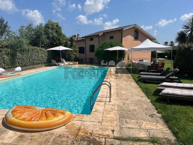 Villetta indipendente in vendita di 321 m² in Via Baldinca