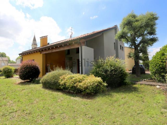 Villetta indipendente in vendita di 321 m² in Via San San Pietro e Paolo