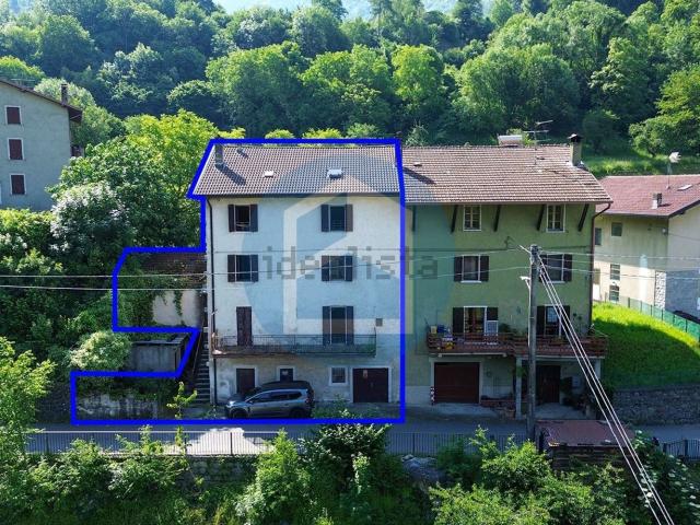 Villetta indipendente in vendita di 321 m² in Via Prada