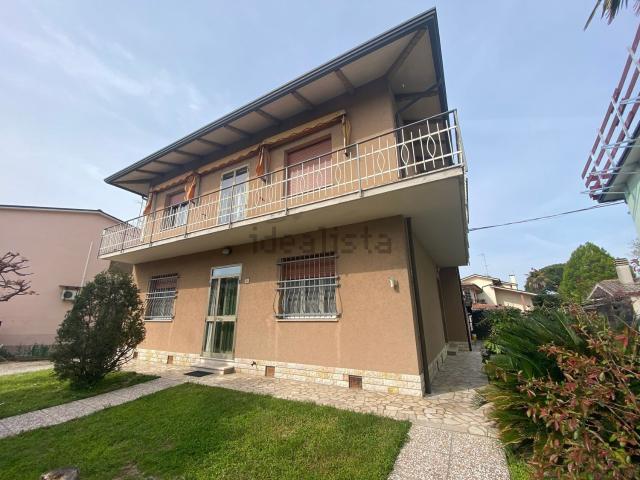 Villetta indipendente in vendita di 322 m² in Via Circonvallazione, 80