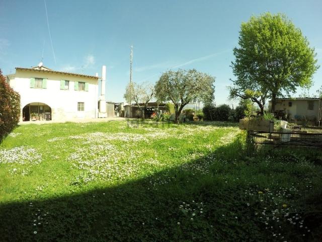 Villetta indipendente in vendita di 322 m² in Via Torricella