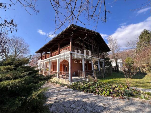 Villetta indipendente in vendita di 322 m² in Via Viola, 26