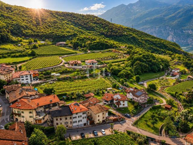 Villetta indipendente in vendita di 323 m² in Via Giovanni Segantini, 44