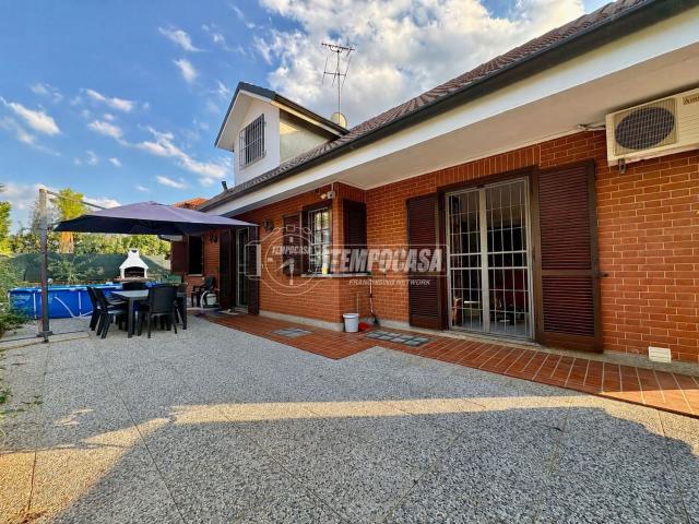 Villetta indipendente in vendita di 323 m² in Via San Vittore