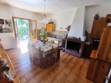 Villetta indipendente in vendita di 323 m² in Via Statale