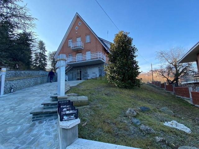 Villetta indipendente in vendita di 323 m² in Via Pirio
