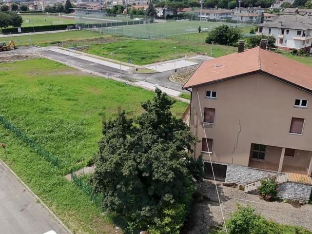 Villetta indipendente in vendita di 324 m² in Via Martiri del Grappa, 3