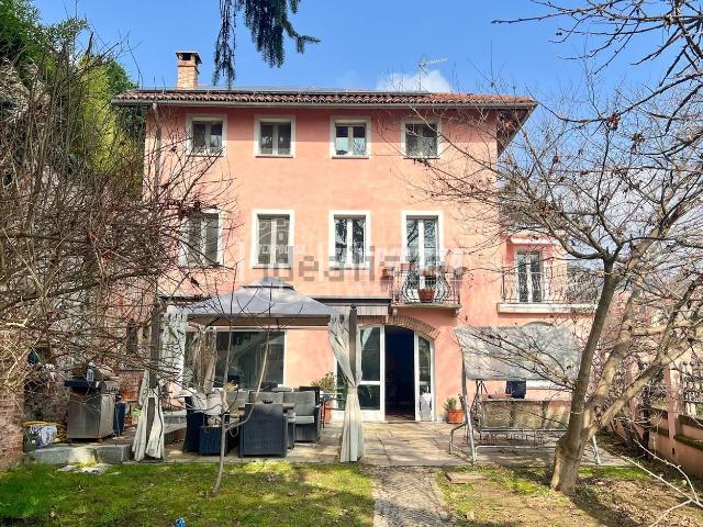 Villetta indipendente in vendita di 385 m² in Via San Felice, 8