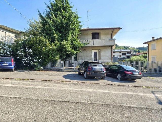Villetta indipendente in vendita di 324 m² in Viale Vittorio Veneto, 35