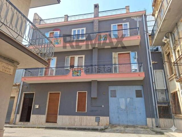 Villetta indipendente in vendita di 325 m² in Via Filippo Turati, 70
