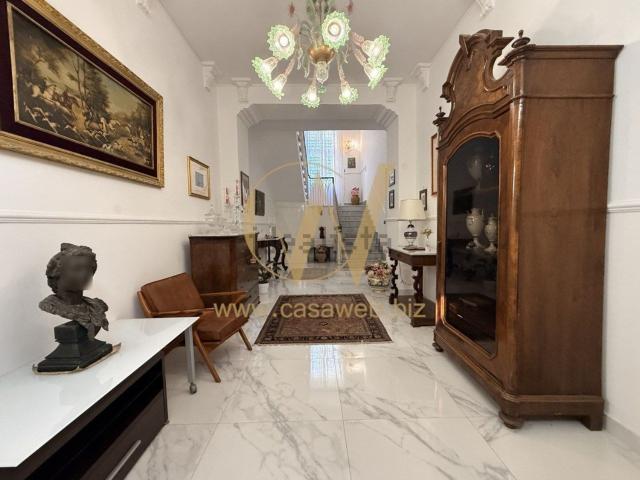 Villetta indipendente in vendita di 325 m² in Via Ten. Politano, 6