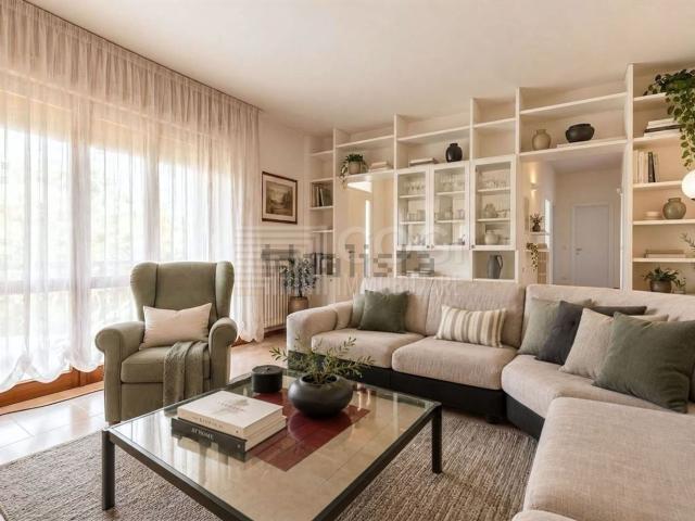 Villetta indipendente in vendita di 325 m² in Via X Aprile, 5