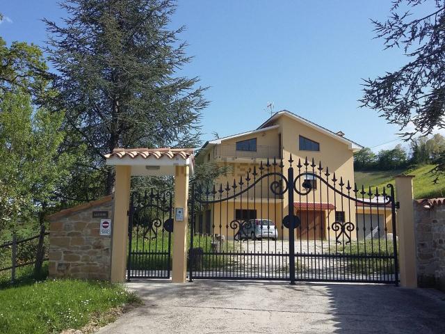 Villetta indipendente in vendita di 325 m² in Contrada Cese, 8
