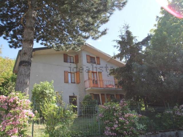 Villetta indipendente in vendita di 326 m² in Via Europa