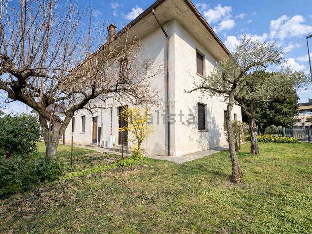Villetta indipendente in vendita di 326 m² in Via Santa Agata