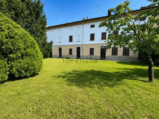 Villetta indipendente in vendita di 326 m² in Via Roma, 13