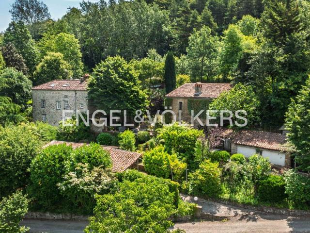 Villetta indipendente in vendita di 327 m² in Via Cravanzana