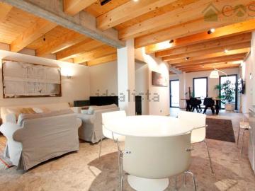 Villetta indipendente in vendita di 327 m² in Via Dante, 26