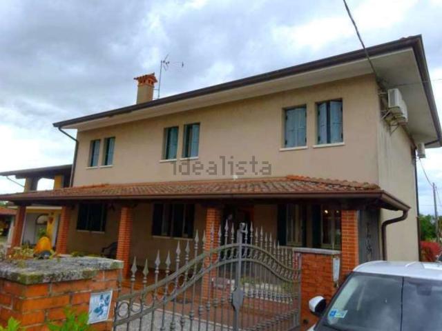 Villetta indipendente in vendita di 327 m² in Via Risorgimento, 44