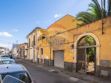 Villetta indipendente in vendita di 327 m² in Via Umberto, 50