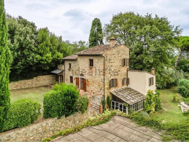 Villetta indipendente in vendita di 328 m² in Via del Teatro