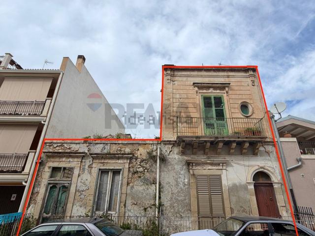 Villetta indipendente in vendita di 328 m² in Via della Repubblica, 52