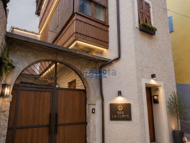 Villetta indipendente in vendita di 328 m² in Via Stranfora, 28
