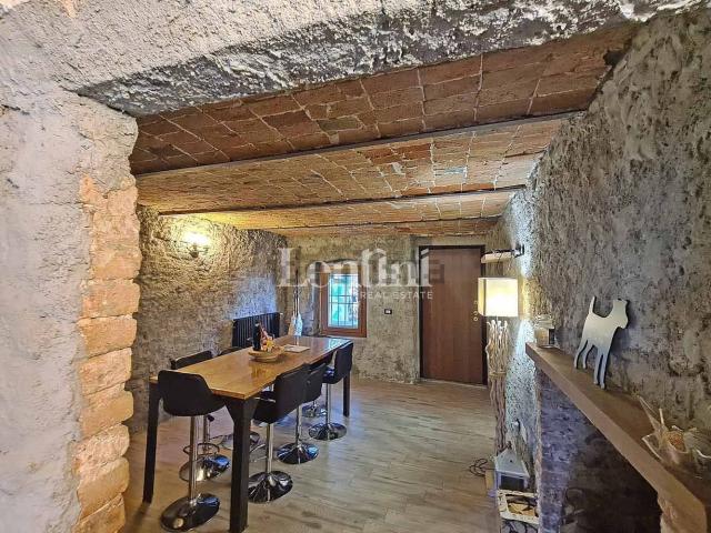 Villetta indipendente in vendita di 328 m² in Località Dionigi, 16
