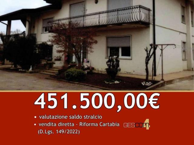 Villetta indipendente in vendita di 329 m² in Via Guizze San Pietro
