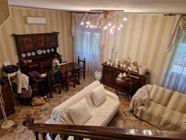 Villetta indipendente in vendita di 330 m²