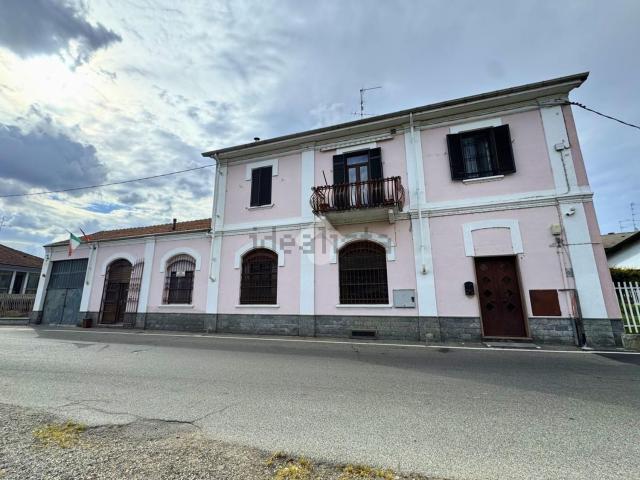 Villetta indipendente in vendita di 330 m² in Via Carengo, 9