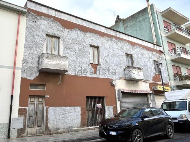 Villetta indipendente in vendita di 330 m² in Via Carlo Felice, 238