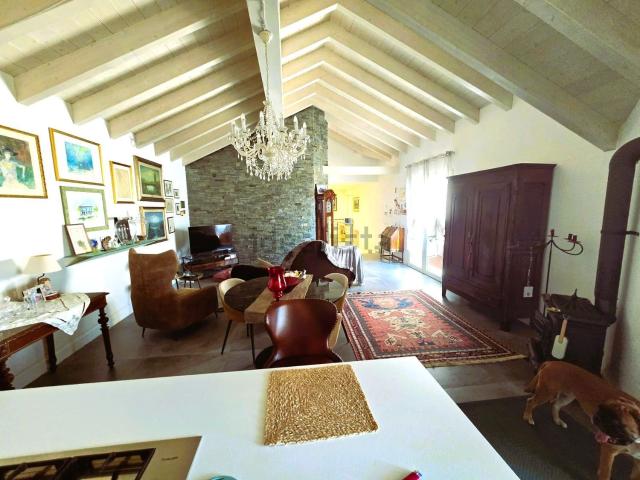 Villetta indipendente in vendita di 330 m² in Via Ghisiglieri, 3