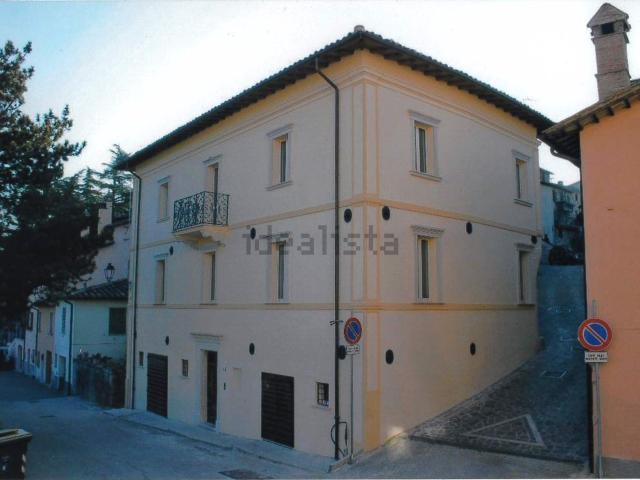 Villetta indipendente in vendita di 330 m² in Via Giuseppe Garibaldi