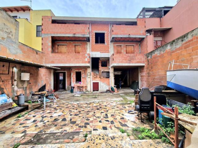 Villetta indipendente in vendita di 330 m² in Via Firenze