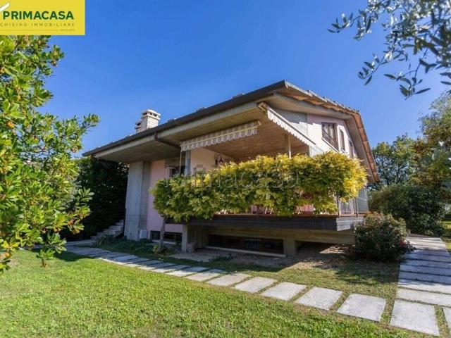 Villetta indipendente in vendita di 330 m² in Via le Pezze