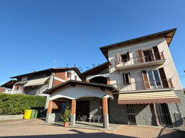 Villetta indipendente in vendita di 330 m² in Via Molinelle, 1