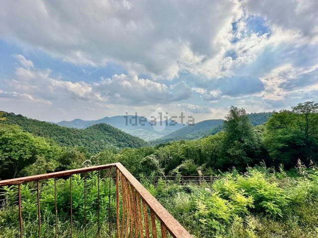 Villetta indipendente in vendita di 330 m² in Via Monte Madonna