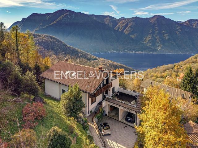 Villetta indipendente in vendita di 330 m² in Via Maurizio Schiavetti