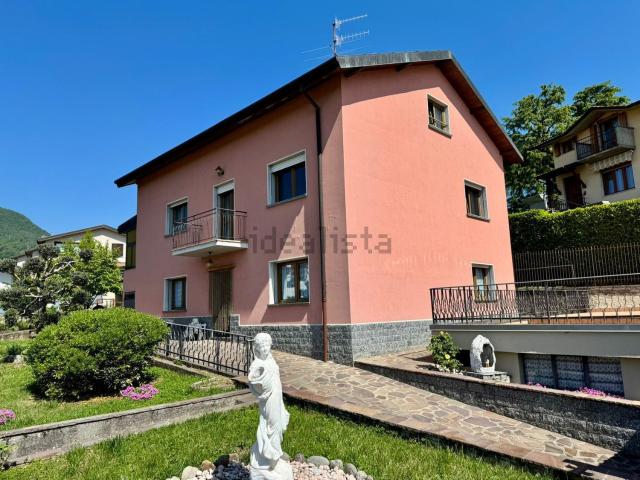 Villetta indipendente in vendita di 330 m² in Via Manzoni Alessandro, 8