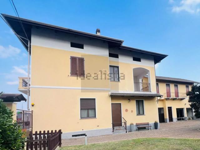 Villetta indipendente in vendita di 330 m² in Via Martiri della Libertà, 16